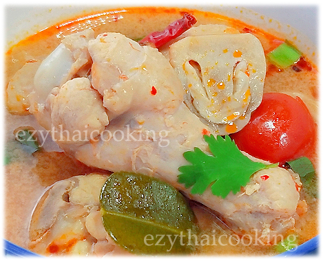  Thai Food Recipe | Spicy Soup with Chicken and Lemongrass