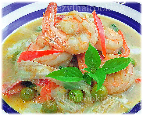  Thai Food Recipe |  Thai Stir fried shrimps with Green Curry Paste